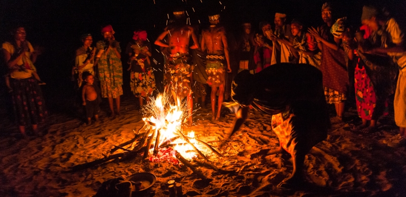 Namibia_San-Bushmen_Juhoansi_Nhoma-Village_2009Oct28_1119