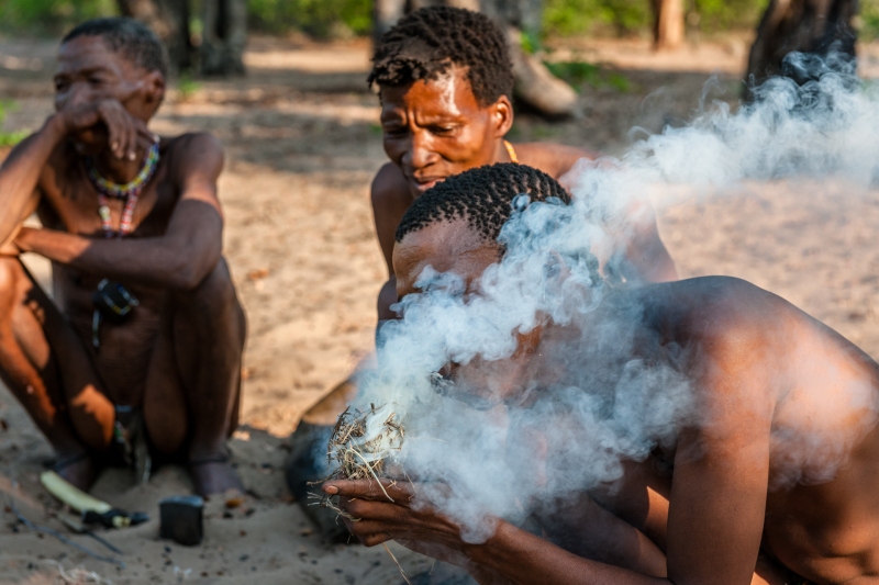 Namibia_San_Bushmen_2009Oct28_4645