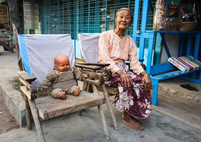 Burma_Mandalay_20100202_1039