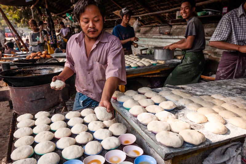 Burma_Mandalay_20100203_2827