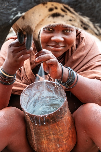 Namibia_Himba_2009Oct21_0557