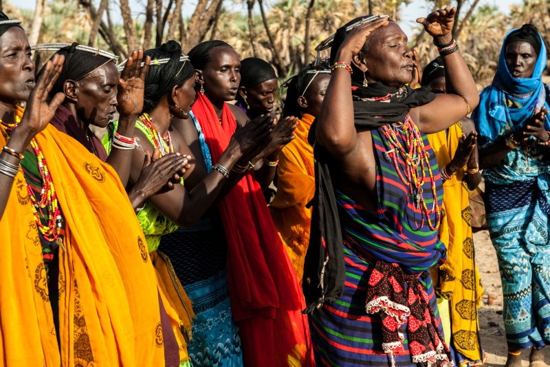 Kenya_Kalacha_Gabbra_dancing_2009Sep08_0305