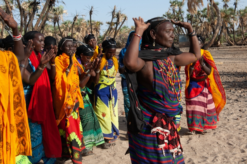 Kenya_Kalacha_Gabbra_dancing_2009Sep08_0317