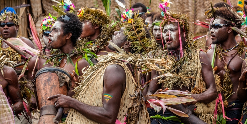 PNG-Mask-and-Baing-Fire-Dance_2009Jul16_0422