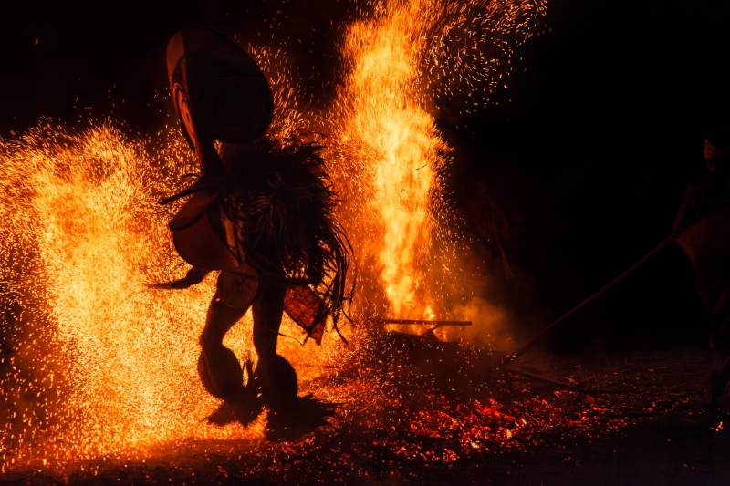 PNG_Baining_Fire_Dance_20090718_1185-Enhanced-NR