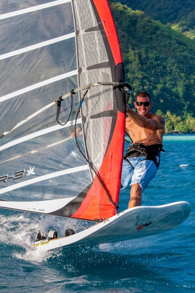 Tahiti_wind-1_YanMathewTeiva_2009May27_0145