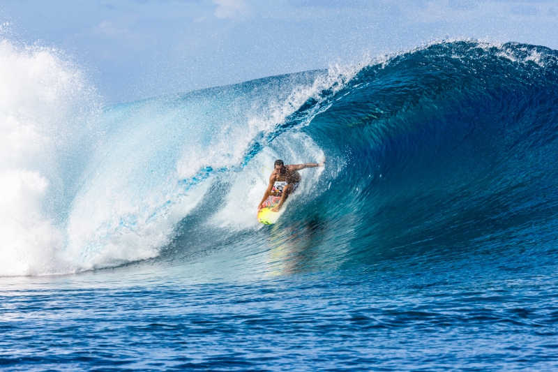 Teahupoo_2000Jan01_2518